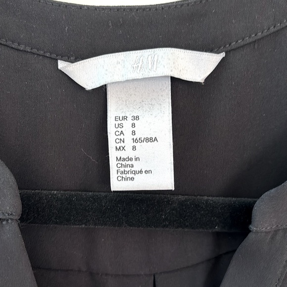 H&M Black dress, size 8. - Picture 2 of 2